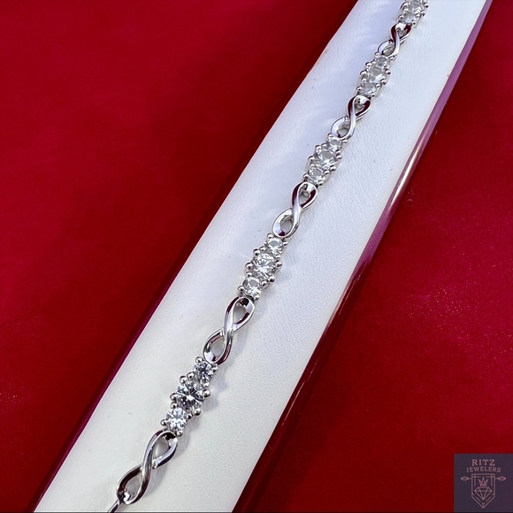 Sterling Silver Bracelet With Cubic Zirconia - Picture 1 of 5